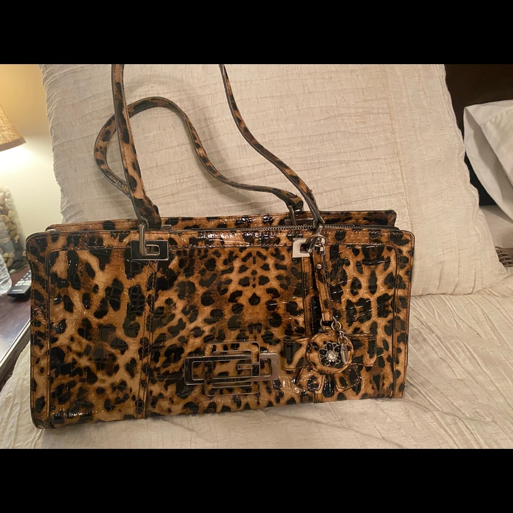 Guess purse like new !
